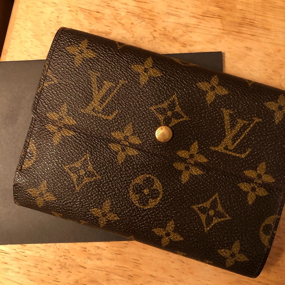 Louis Vuitton Continental Women’s Wallet